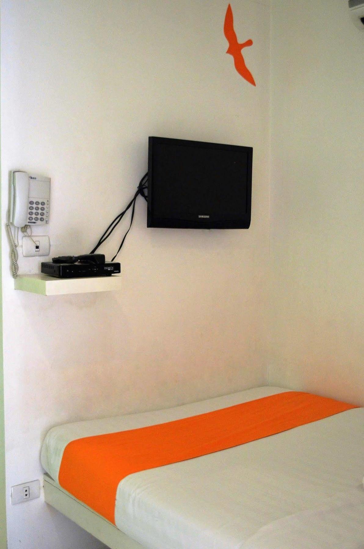 Islands Stay Hotels - Uptown Cebu Esterno foto