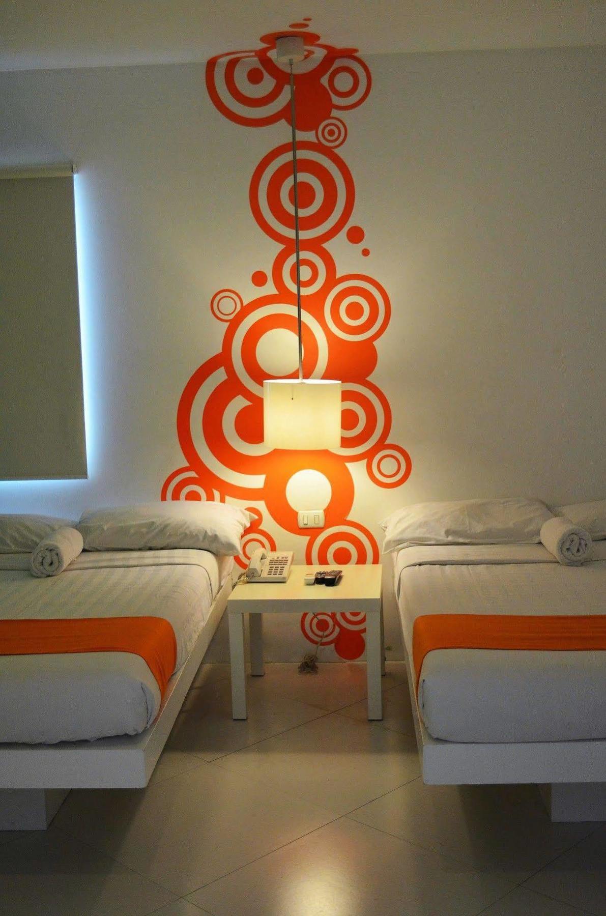 Islands Stay Hotels - Uptown Cebu Esterno foto