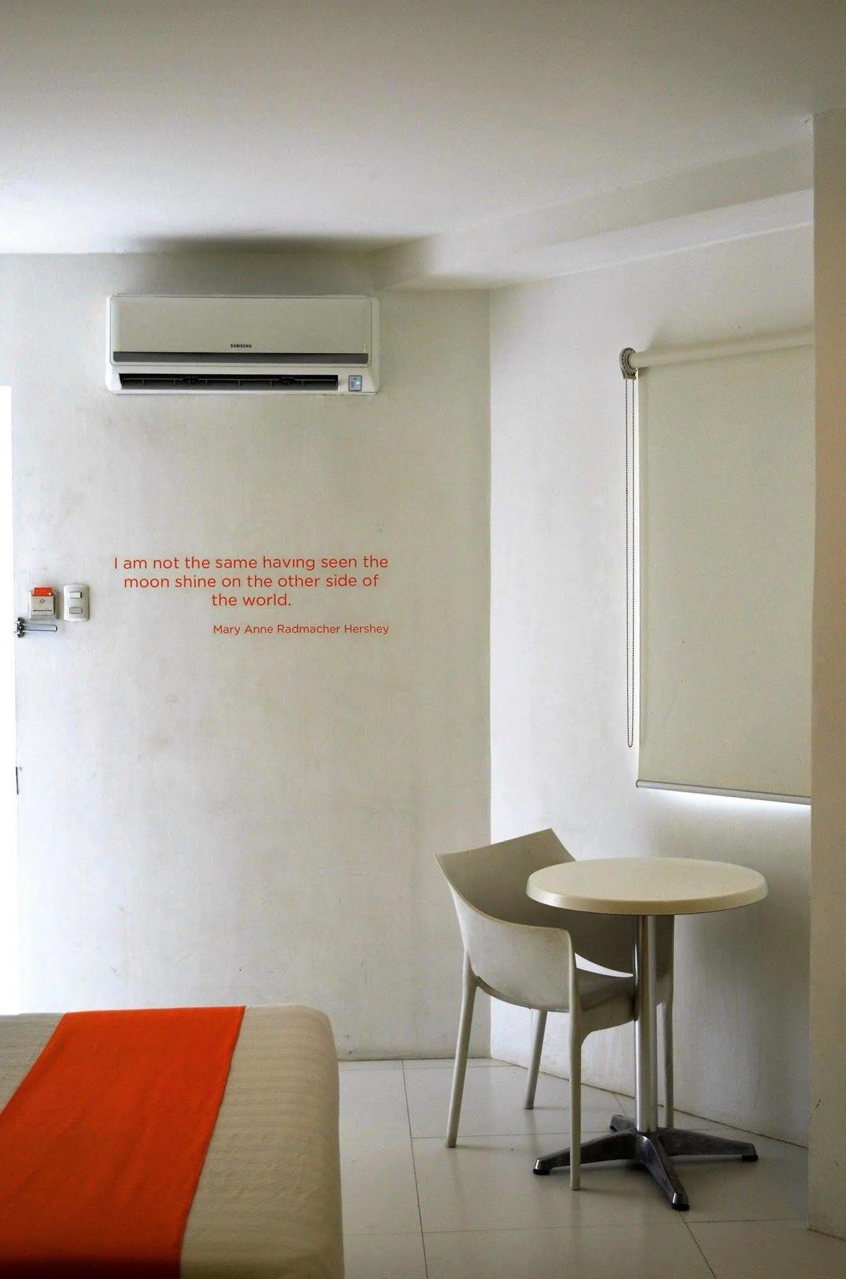 Islands Stay Hotels - Uptown Cebu Esterno foto
