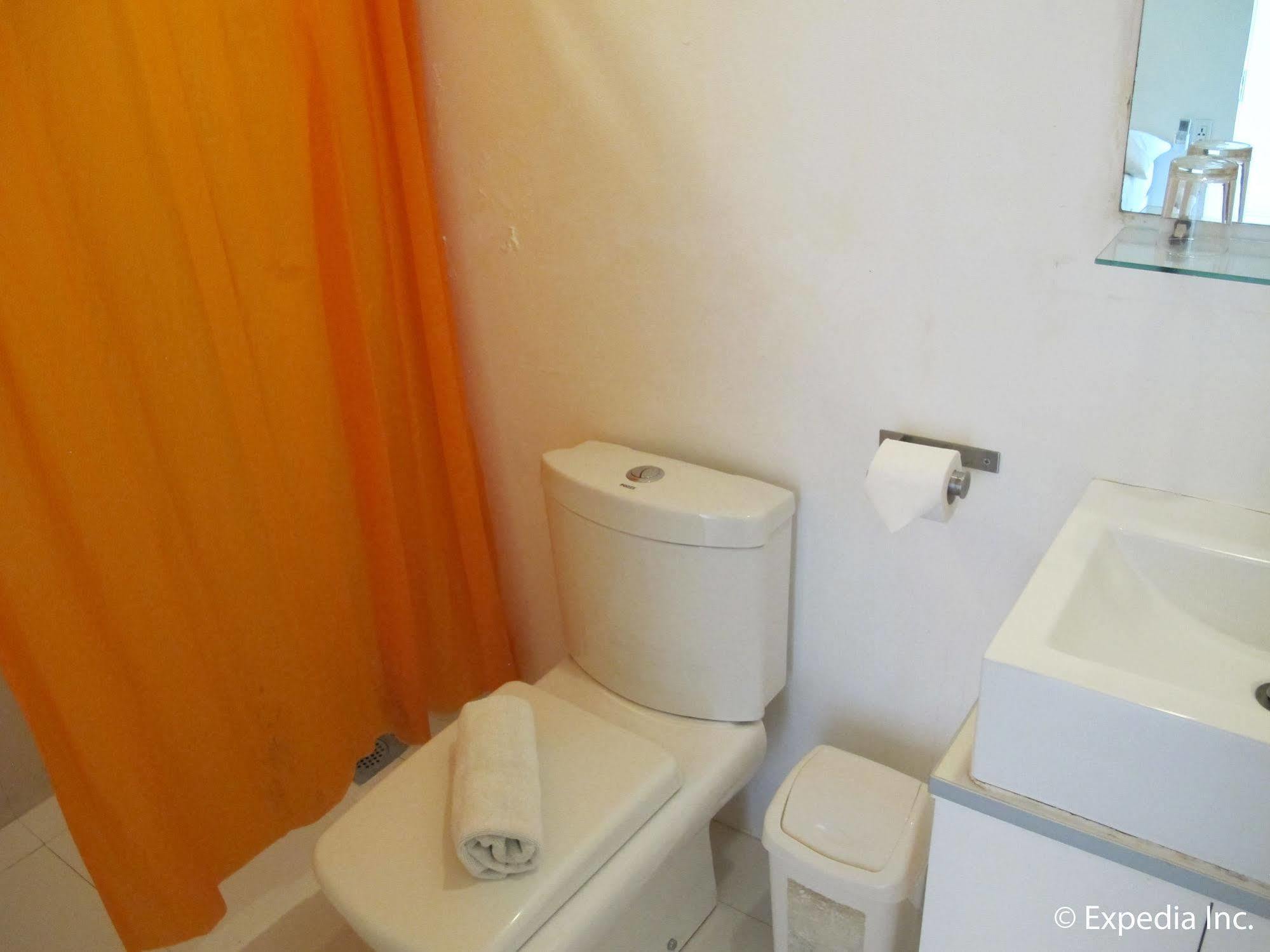 Islands Stay Hotels - Uptown Cebu Esterno foto