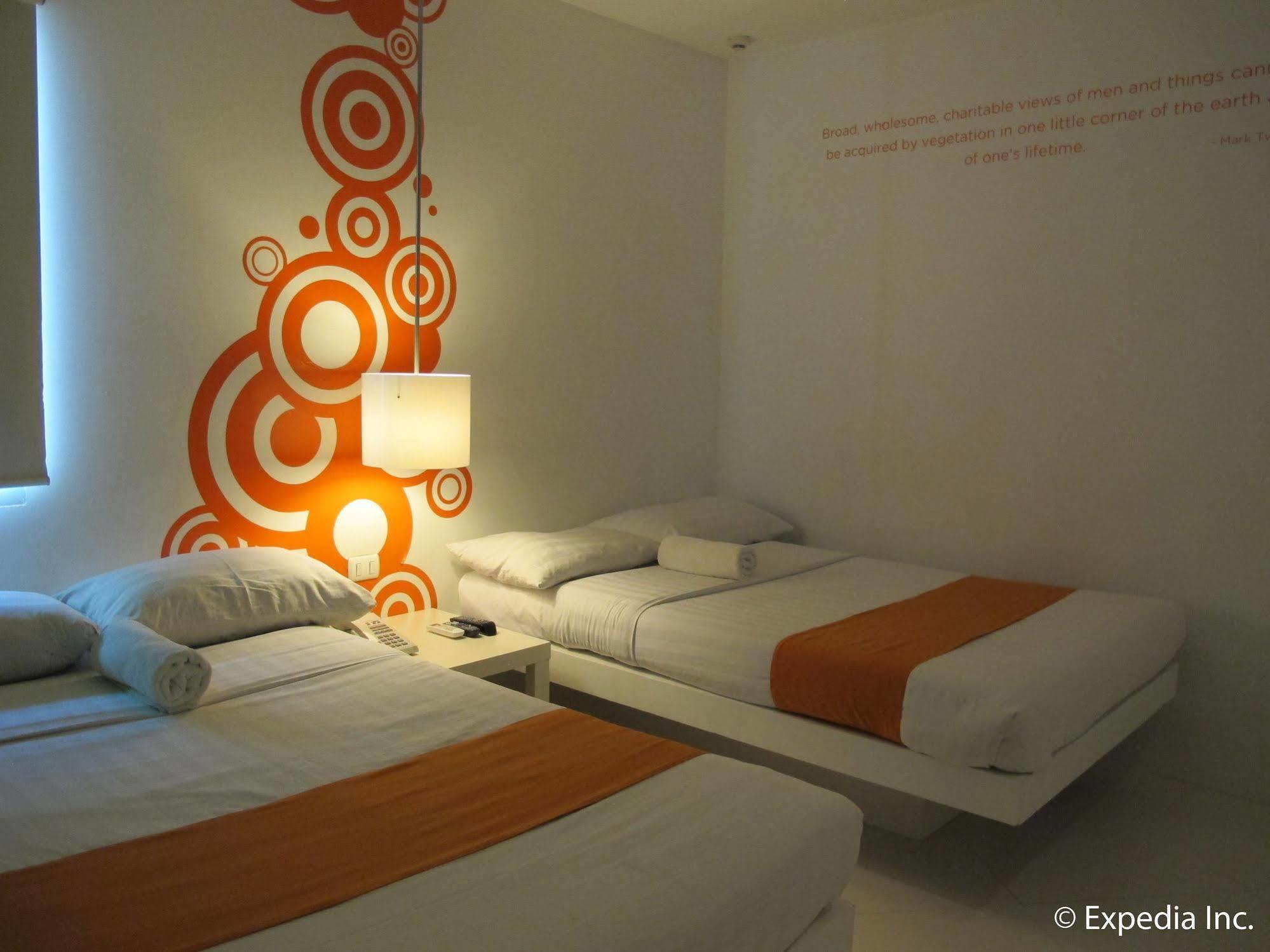Islands Stay Hotels - Uptown Cebu Esterno foto
